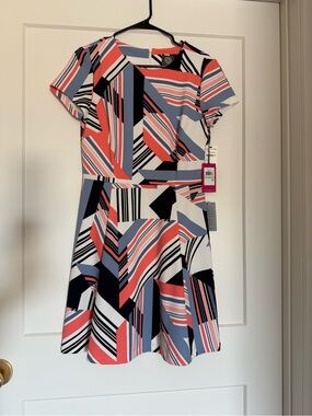 NWT Vince Camuto Coral & Navy Printed Women's Dress